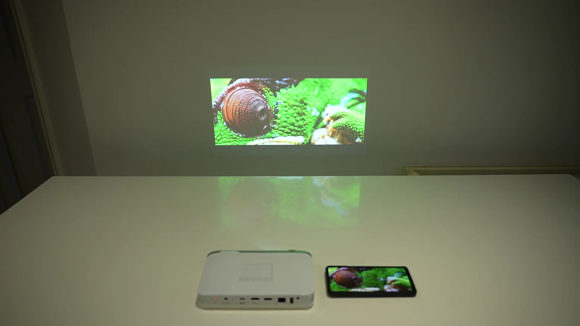 Pico Genie M550 Plus 4.0 Smart Projector (650 lms Full HD Ultra Portable) - Image 12